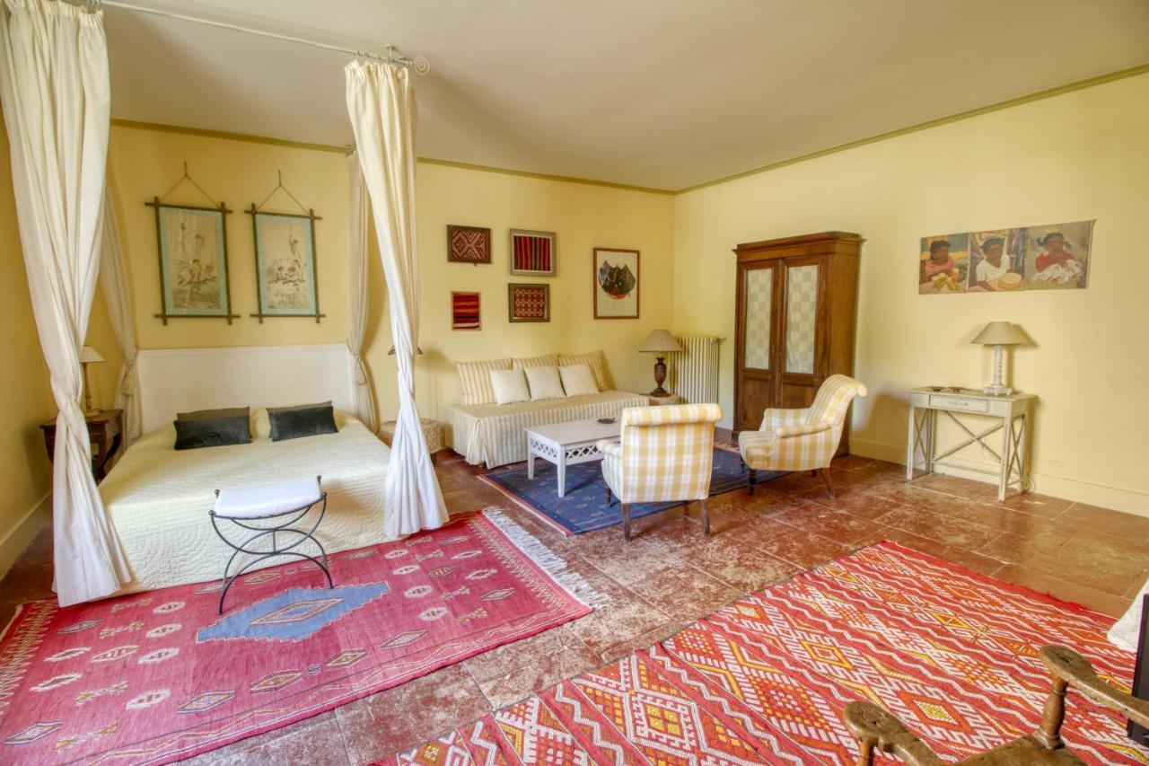 Bed and Breakfast Mas d'Escattes Nîmes Esterno foto