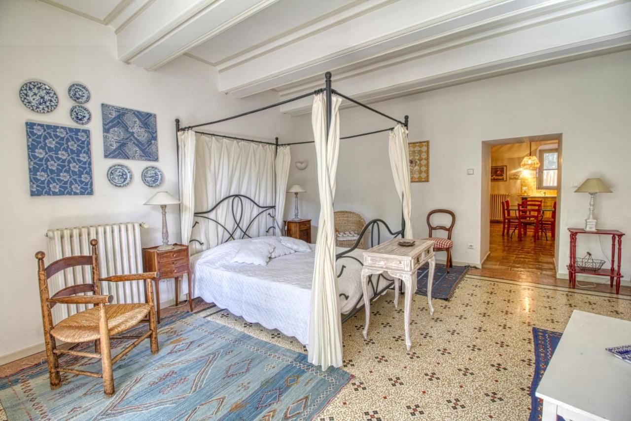 Bed and Breakfast Mas d'Escattes Nîmes Esterno foto